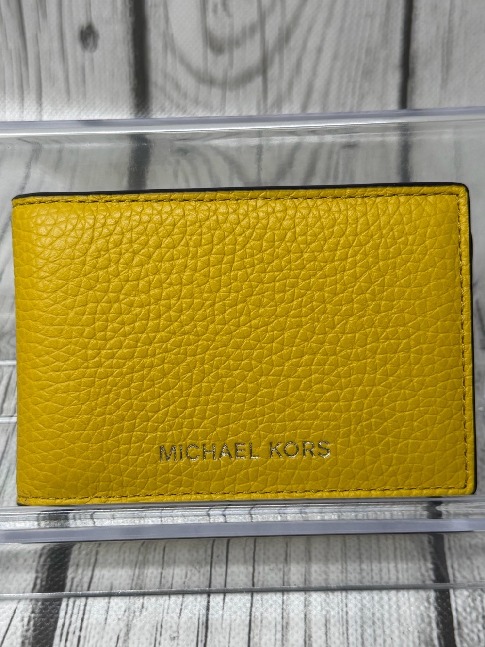PRE LOVED Michael Kors Bifold Slim Wallet
